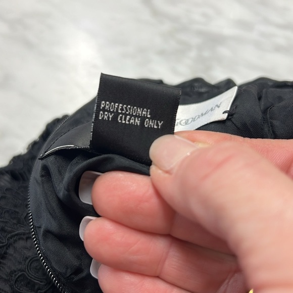 Carmen Marc Valvo | Bergdorf Goodwin Black Lace Sleeveless Dress Size 10 - Picture 9 of 9